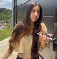 T1702005 Não tinha dinheiro para comprar os remédios da MÃE mas tinha para amiga. part2