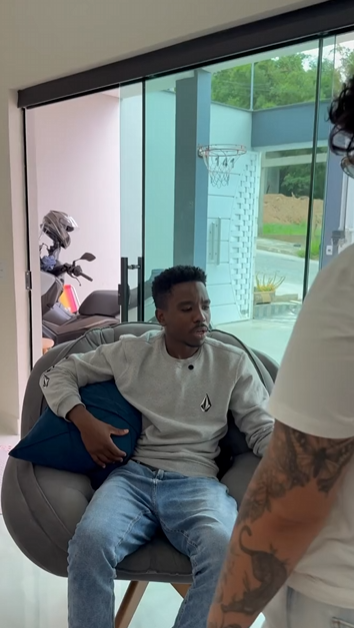 T1702005 Um abusador abusando da mulher do processo