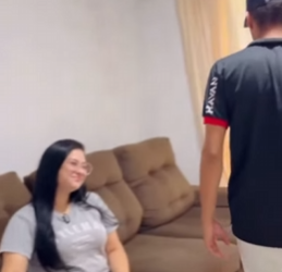 T0700009 Amiga invej0sa tenta acabar com mulher grávida part2