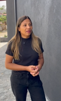 T1722004 Alugou uma casa para morar sozinha, olha que aconteceu part2