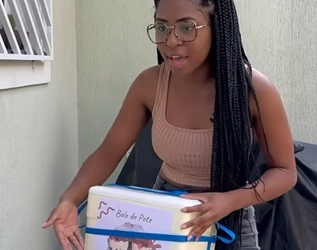 T1122008 Vendia bolos de pote de um jeito que ninguém lhe part2