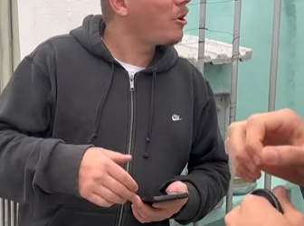 T1321009 Ela saiu para comprar uma casa nova eles criticaram sua aparência olha lição que aprenderam. part2