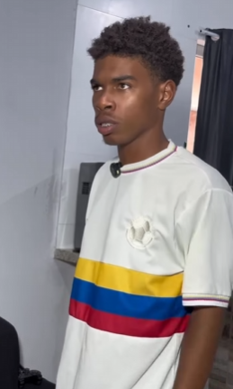 T1722012 Mulher pede pra sair de casa