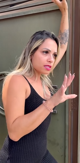 T1900002 Olha que ela fez para não ter que pagar aluguel… part2