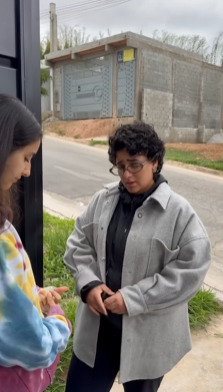 T1722024_Mãe ignora filha por ser humilde_part2