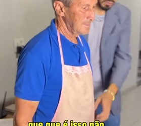 T0102008 sogro está fazendo serviços na casa porque nora obriga ele limpar casa toda