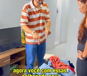 T0102010 Colocou sua esposa para dobrar as roupas todas do sogro que ela jogou no chão