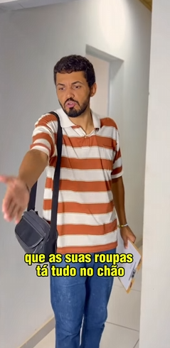 T0102012 filho viu sua esposa jogando as roupas do seu pai tudo no chão