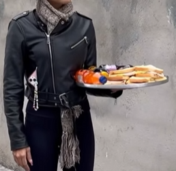 T1104004_Preparava lanches com as mãos sujas vendia os ao