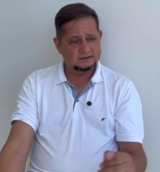 T0622003_engraçado ver pessoas falsas falando sobre falsi