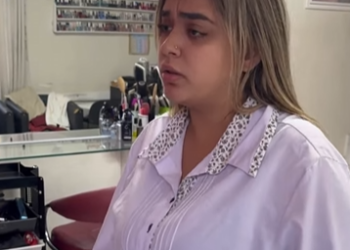 T1322001_Cliente destrói reputação da humilde cabeleireira por inveja