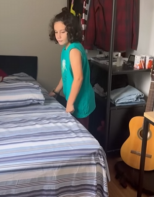 T1322016_Criança mimada faz empregada doméstica ser demitida, mas no final pai lhe dá uma lição