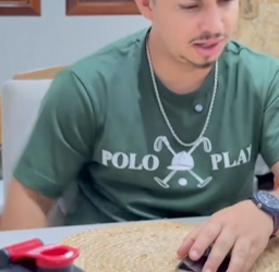 T0622011_Teimosia cara mãe dá celular pro filho ele de_part2