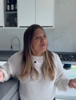 T1722008 Ela tirou mãe da casa para morar com seu esposo. part2