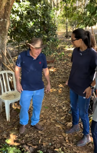 T0904012 Estenda sempre um ombro amigo ao próximo