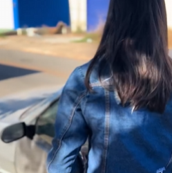 T0304003 Vizinha fofoqueira!