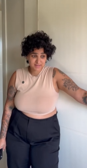 T1722014 Ela aceitou que uma amiga ficasse uns dias na casa dela sem saber disso. part2