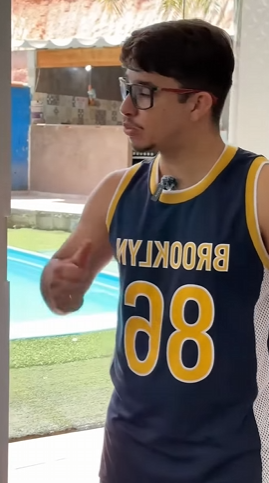 T1821009 Nora proibe sogro de entrar na piscina nao ser que ele pague seu marido toma part2