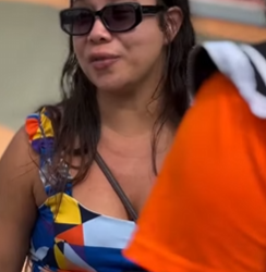 T0822006 mulher infiel na lagoa azul