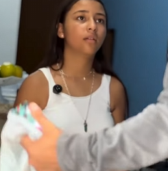 T0822012 Menina sabe bem tudo que acontece dentro de casa