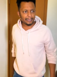 T0904010 Sogro lhe deu um gostinho do remédio por fazer isso com sua filha!