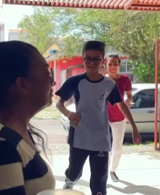 T0700004 Foi muito inteligente atitude desse garoto sua Mae part2