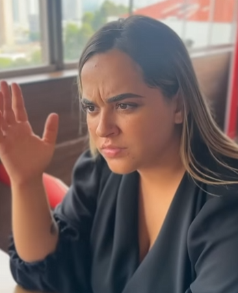 T1321004 Por causa da suas mesquinharia ele quase perdeu sua filha. part2