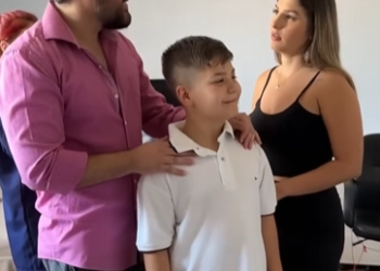 T1321011 Criança malcriada joga fora sua comida seu pai lhe ensina uma grande lição. part2