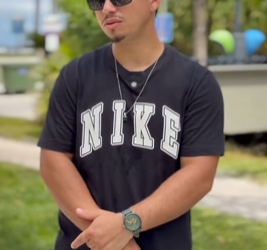 T1422002 Ele foi honesto ensinou pra mulher dele que não se deve fazer isso com as coisas dos outro