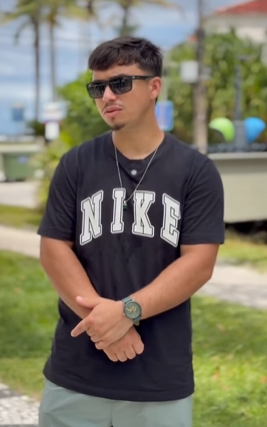 T1422002 Ele foi honesto ensinou pra mulher dele que não se deve fazer isso com as coisas dos outro