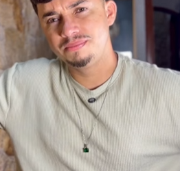 T1422011 Ela foi obrigada colocar de castigo no milho