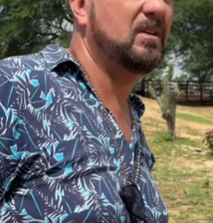 T0300005 Cuspiu no prato que comeu se deu mal!!! part2