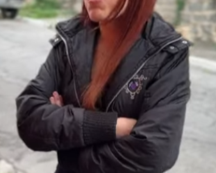 T1321013 Essa jovem só tinha água na geladeira sua amiga saiu aí contando sem imaginar que aconteceria. part2