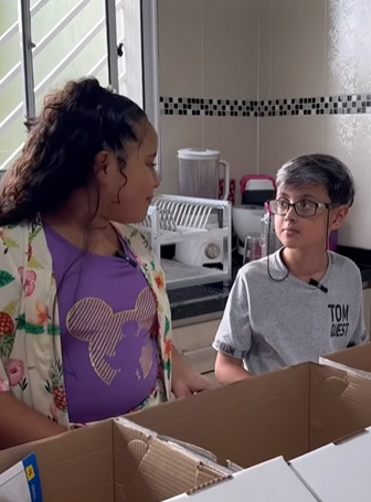 T1110017 Milionário testa seus netos para ter certeza que realmente merece sua herança. part2