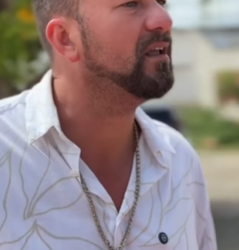 T0300007 Ele não quis empregada, só queria se fosse patro