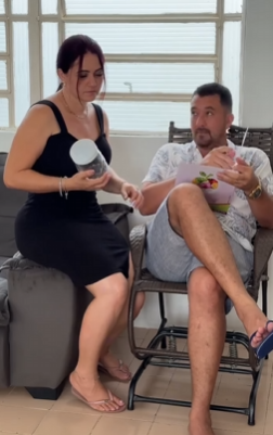 T0300015_marido mão de vaca!!!