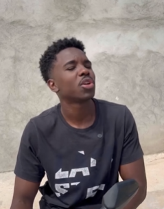 T0602016 Ele dava um bloco de cimento todos os dias para namorada construir casa deles, isso aconteceu