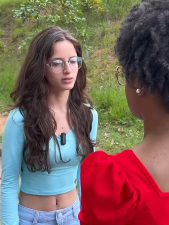 T1115016 Menina se arrepende de intimidar sua colega de cla part2