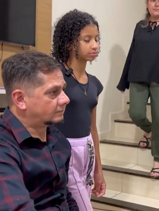 T1115019 Menina rica fingiu ser pobre para testar sua nova part2