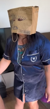 T1317020 Ela não aceitava sua idade então decidiu usar um part2