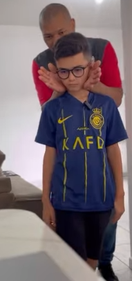 T0718019 Pai da uma lição em filho m1mado part2