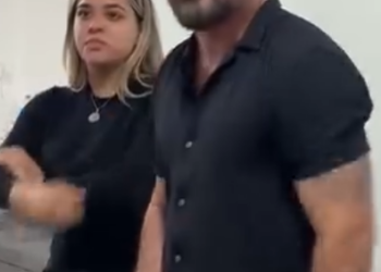 T0702001 Garota genial revela segredo da madrasta com mensagem na televisão part2