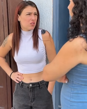 T0702020 Veja que essa garota fez com presente que não era dela… part2