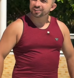 T1118021 Enquanto ela lutava, ele se encostava. Mas toda paciência tem limite