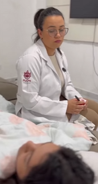 T0700004 Patroa quebra celular da empregada acaba assim