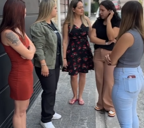 T1329015_Mentiu para suas amigas onde morava, porque tinha vergonha da própria casa…_part2