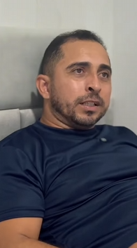 T1118030 Enquanto ela luta, ele inventa desculpas.