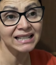 T1118001 filha comprava comida pra casa mãe dividia só com os filhos preferidos