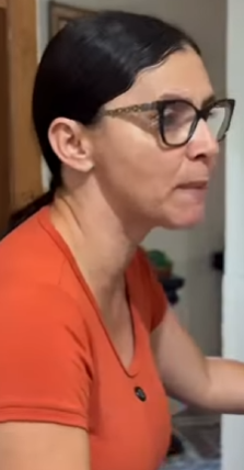 T1118004 filha comprava comida pra casa mãe dividia só com os filhos preferidos