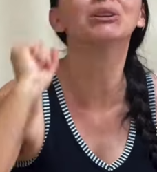 T1118007 sogra vive importunando mas esquece que quem manda na casa não ela. parte2